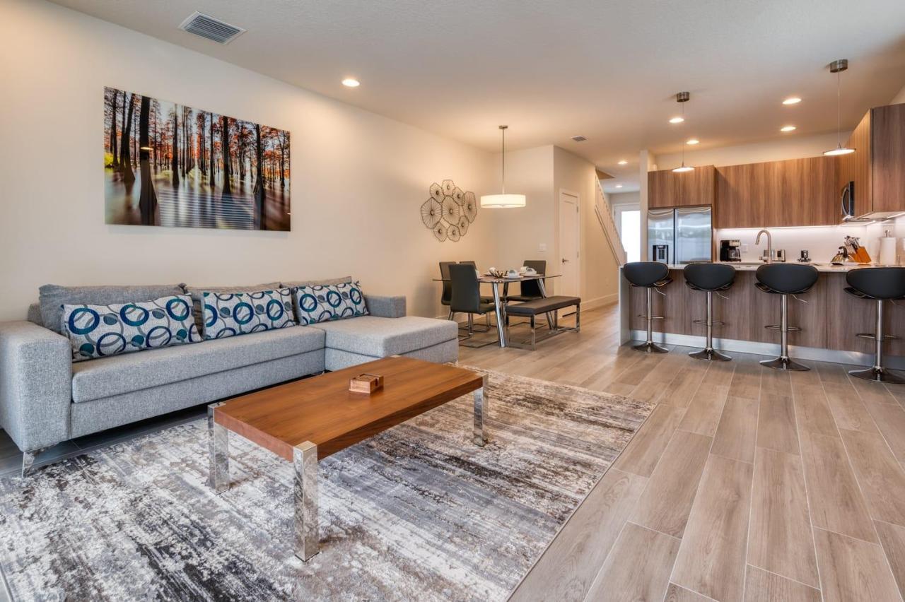 Pleasant Townhome With Private Pool Near Disney Four Corners エクステリア 写真